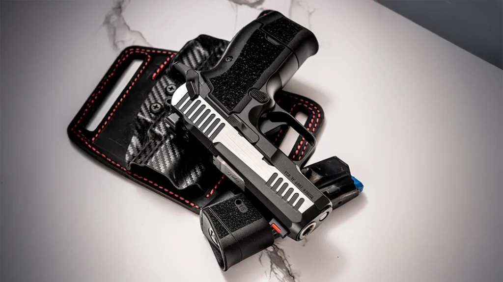 The 15+1 capacity rivals that of larger guns, providing ample firepower without bulk.