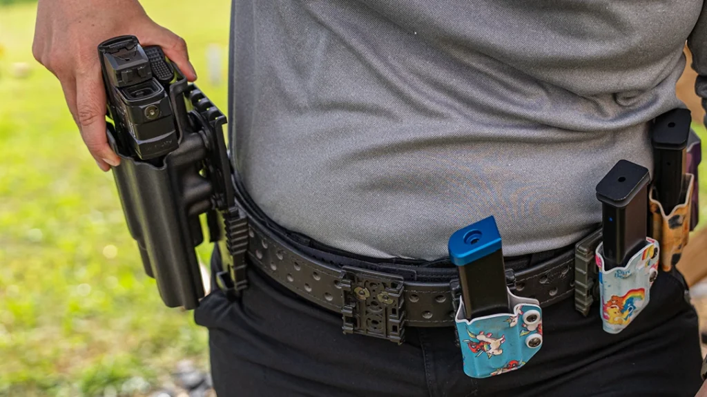 The author probably had to complete at least 20 reps to understand the design's simplicity and stop focusing on finding the push-button release.