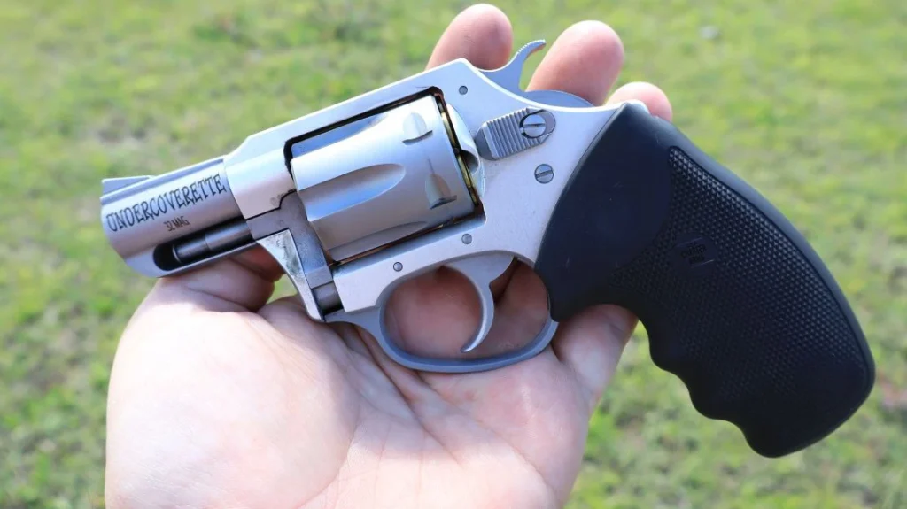 The Charter Arms Undercoverette is a double-action six-shot revolver chambered in .32 H&R Magnum.