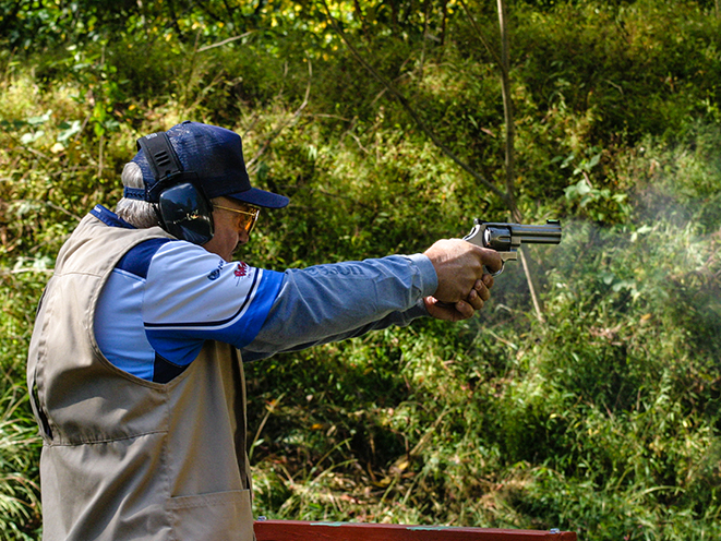 jerry miculek revolver shooting