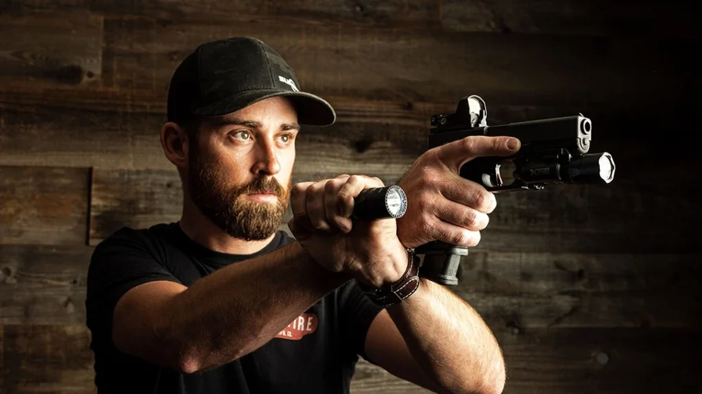 Man using the Harries flashlight technique.